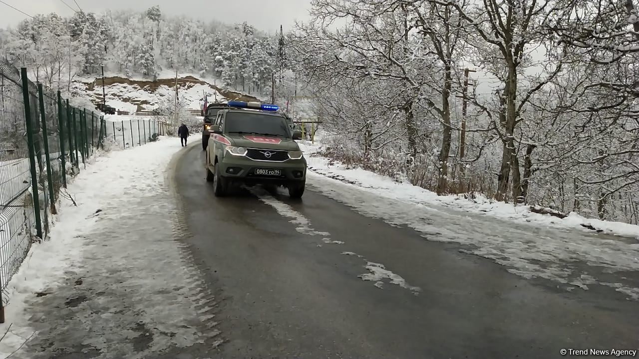 More vehicles of Russian peacekeepers move freely along Azerbaijan's Lachin-Khankendi road (PHOTO)