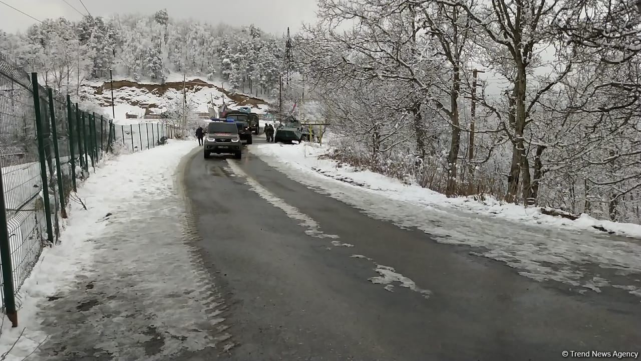 More vehicles of Russian peacekeepers move freely along Azerbaijan's Lachin-Khankendi road (PHOTO)