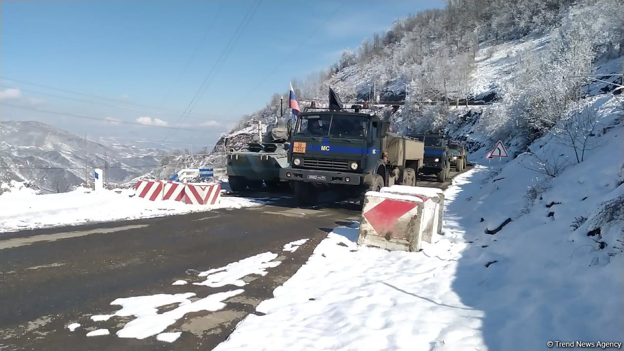 Trucks of Russian peacekeepers pass freely along Azerbaijan's Lachin-Khankendi road (PHOTO)