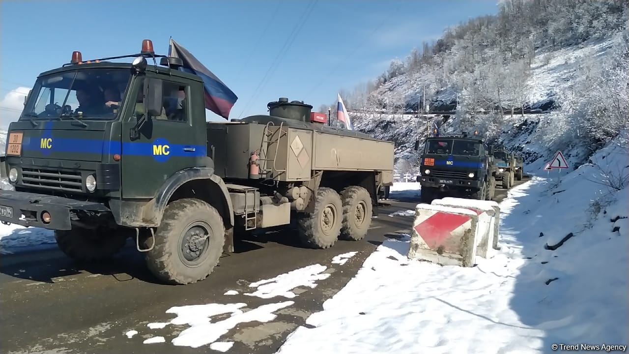 Trucks of Russian peacekeepers pass freely along Azerbaijan's Lachin-Khankendi road (PHOTO)