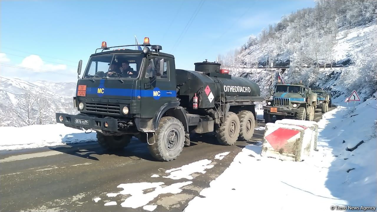 Trucks of Russian peacekeepers pass freely along Azerbaijan's Lachin-Khankendi road (PHOTO)