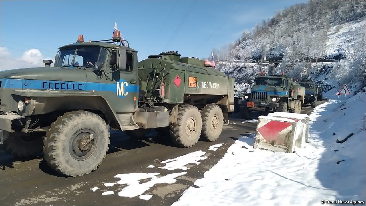 Trucks of Russian peacekeepers pass freely along Azerbaijan's Lachin-Khankendi road (PHOTO)
