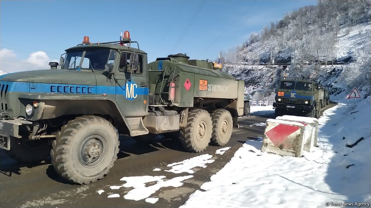 Trucks of Russian peacekeepers pass freely along Azerbaijan's Lachin-Khankendi road (PHOTO)