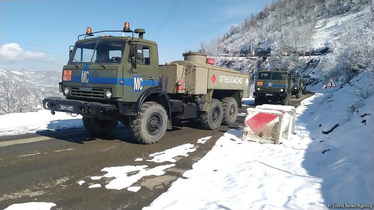 Trucks of Russian peacekeepers pass freely along Azerbaijan's Lachin-Khankendi road (PHOTO)