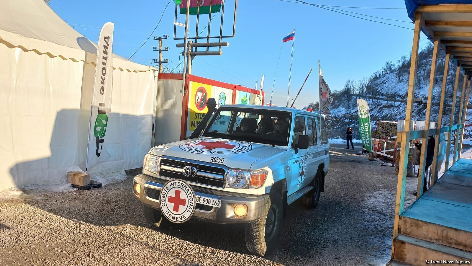 ICRC convoy drives freely along Azerbaijan's Lachin-Khankendi road (PHOTO)