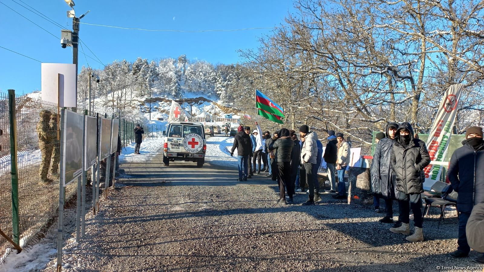 ICRC convoy drives freely along Azerbaijan's Lachin-Khankendi road (PHOTO)