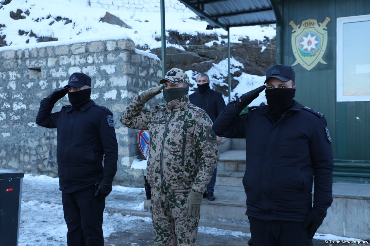 Peaceful protest of Azerbaijani eco-activists continues on Lachin-Khankendi road (PHOTO)