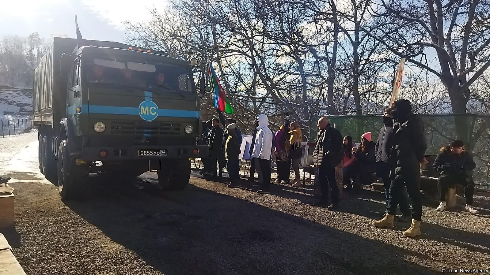 Vehicles of Russian peacekeepers pass freely along Azerbaijan's Lachin-Khankendi road (PHOTO)