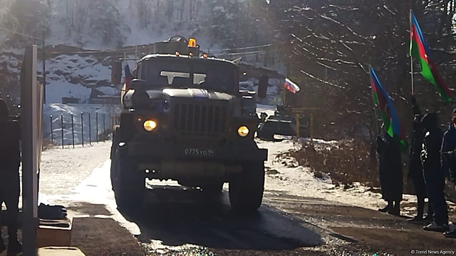 Vehicles of Russian peacekeepers pass freely along Azerbaijan's Lachin-Khankendi road (PHOTO)