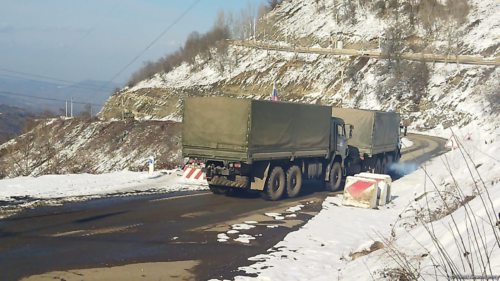 Vehicles of Russian peacekeepers pass freely along Azerbaijan's Lachin-Khankendi road (PHOTO)