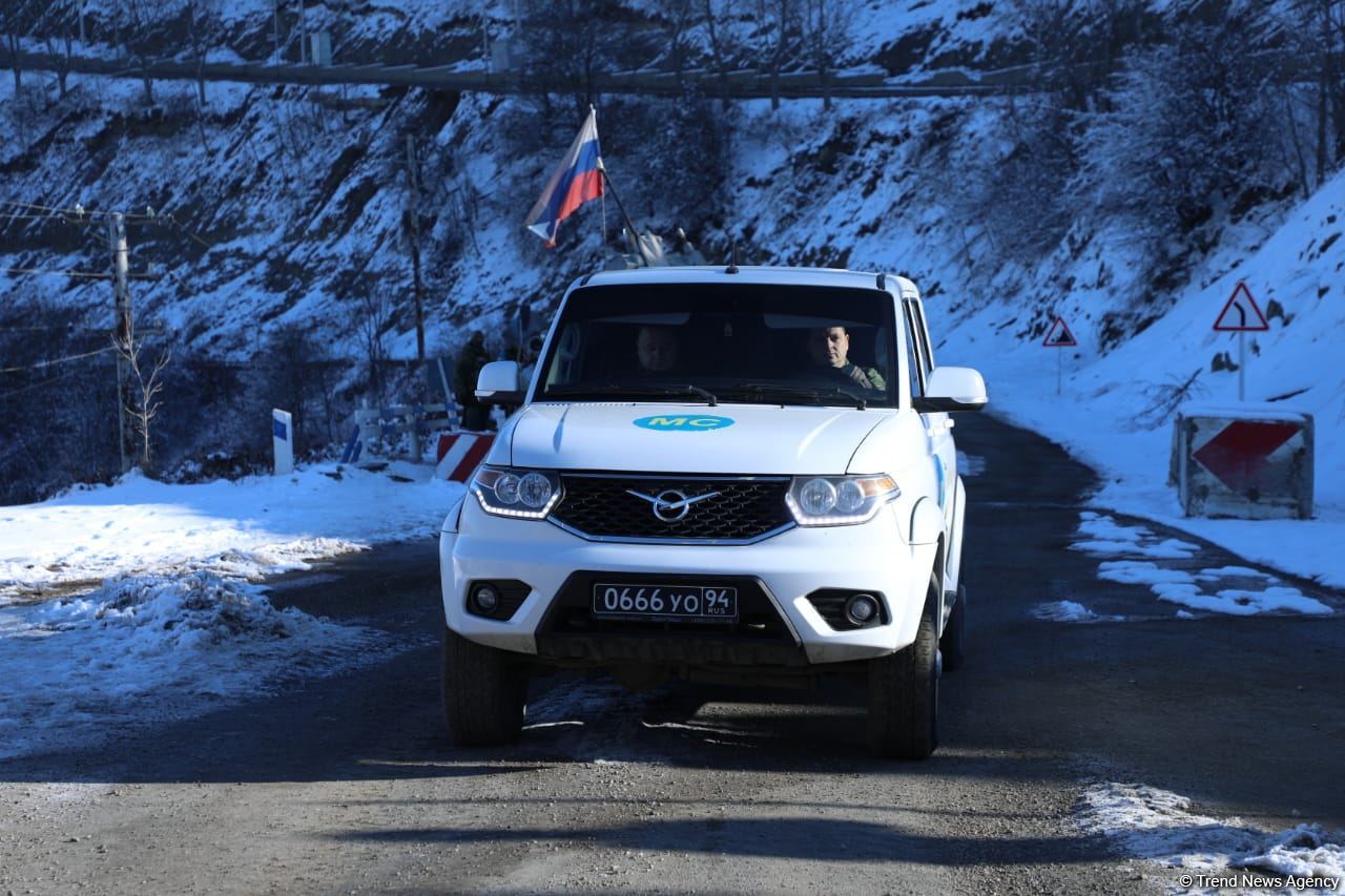 Convoy of Russian peacekeepers drives freely along Azerbaijan's Lachin-Khankendi road (PHOTO)