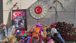 Azerbaijani citizens commemorate earthquake victims in front of Turkish embassy (PHOTO)