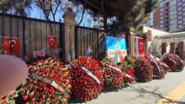 Azerbaijani citizens commemorate earthquake victims in front of Turkish embassy (PHOTO)