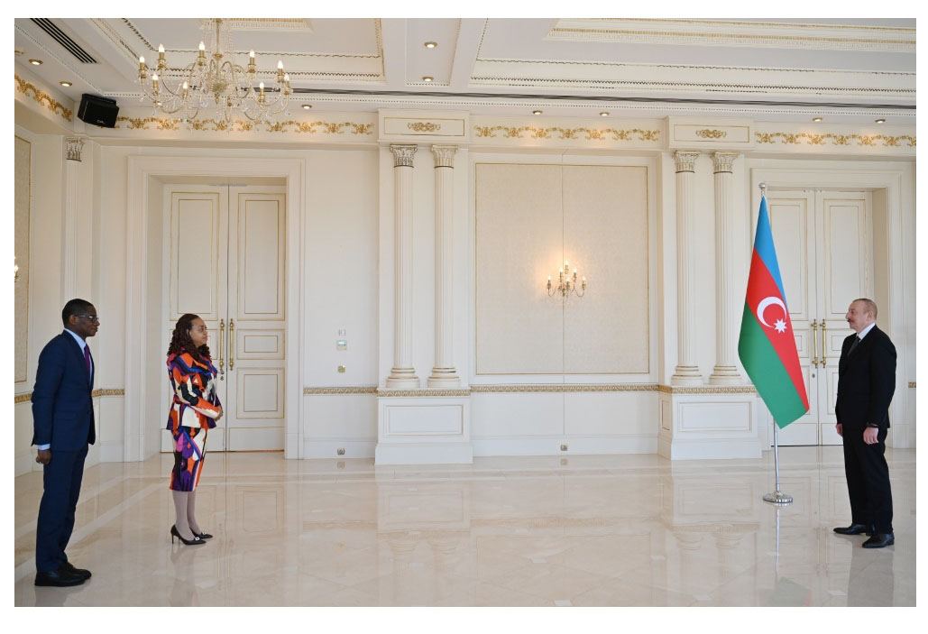 President Ilham Aliyev receives credentials from newly appointed ambassador of Ghana to Azerbaijan (PHOTO/VIDEO)