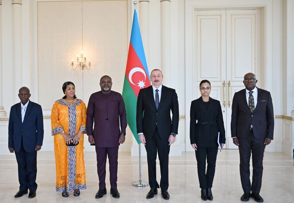 President Ilham Aliyev receives credentials of new ambassador of Angola to Azerbaijan (PHOTO/VIDEO)