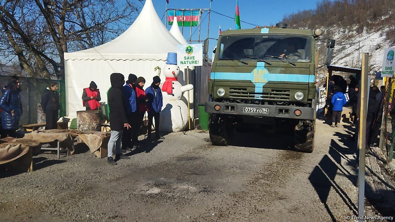 Another convoy of Russian peacekeepers drives freely along Azerbaijan's Lachin-Khankendi road (PHOTO)