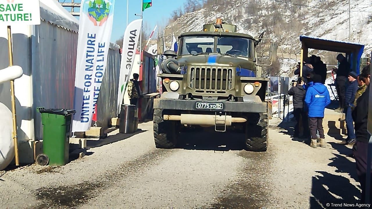 Another convoy of Russian peacekeepers drives freely along Azerbaijan's Lachin-Khankendi road (PHOTO)