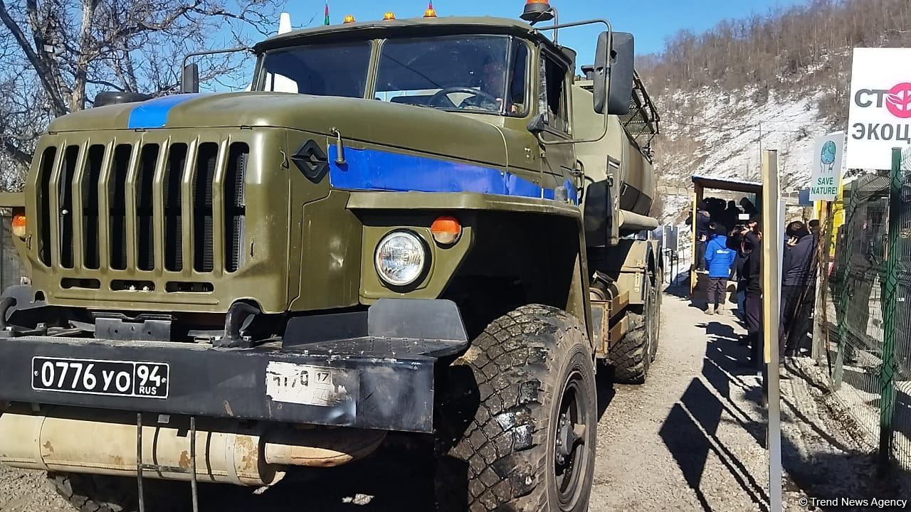 Another convoy of Russian peacekeepers drives freely along Azerbaijan's Lachin-Khankendi road (PHOTO)