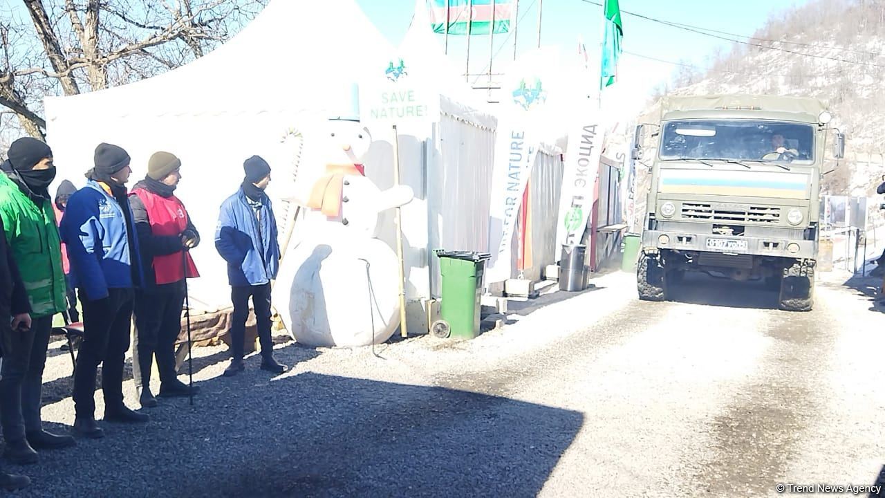 Another convoy of Russian peacekeepers drives freely along Azerbaijan's Lachin-Khankendi road (PHOTO)