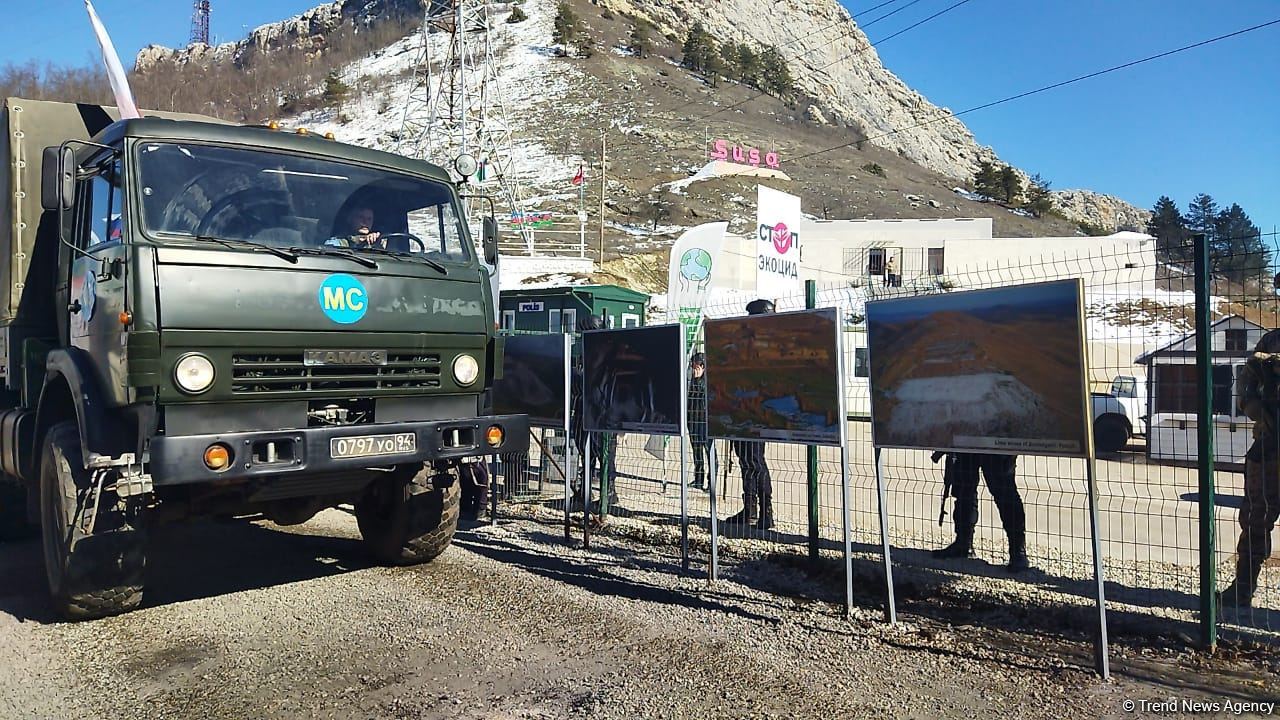 Another convoy of Russian peacekeepers drives freely along Azerbaijan's Lachin-Khankendi road (PHOTO)