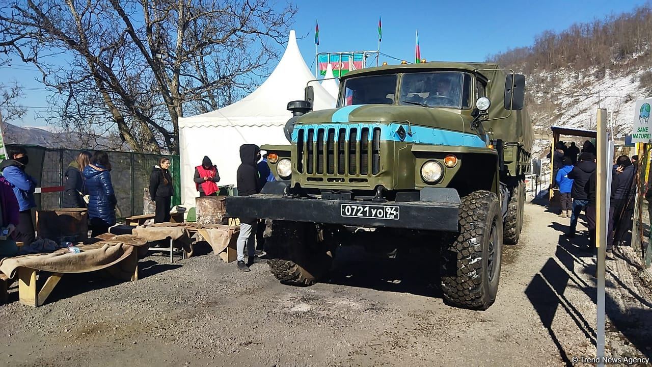 Another convoy of Russian peacekeepers drives freely along Azerbaijan's Lachin-Khankendi road (PHOTO)
