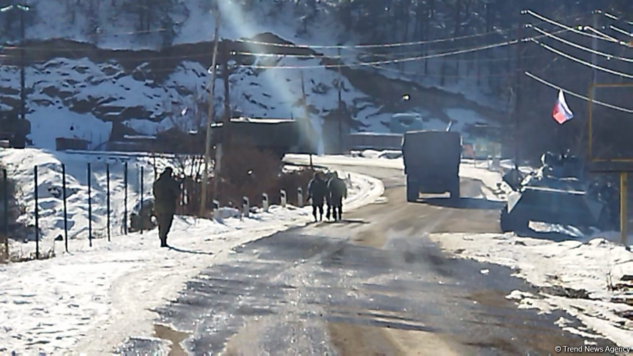 Another convoy of Russian peacekeepers drives freely along Azerbaijan's Lachin-Khankendi road (PHOTO)