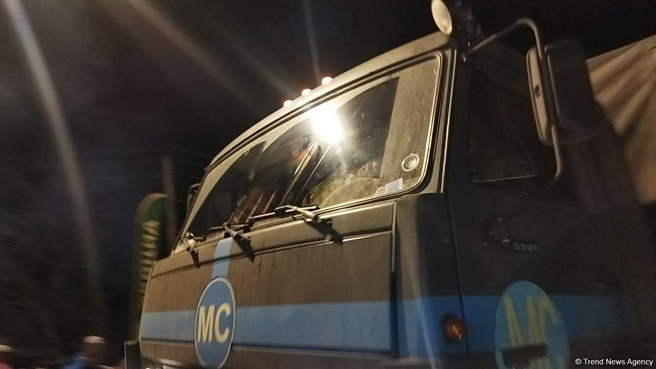 Dozens vehicles of Russian peacekeepers move freely along Azerbaijan's Lachin-Khankendi road (PHOTO)
