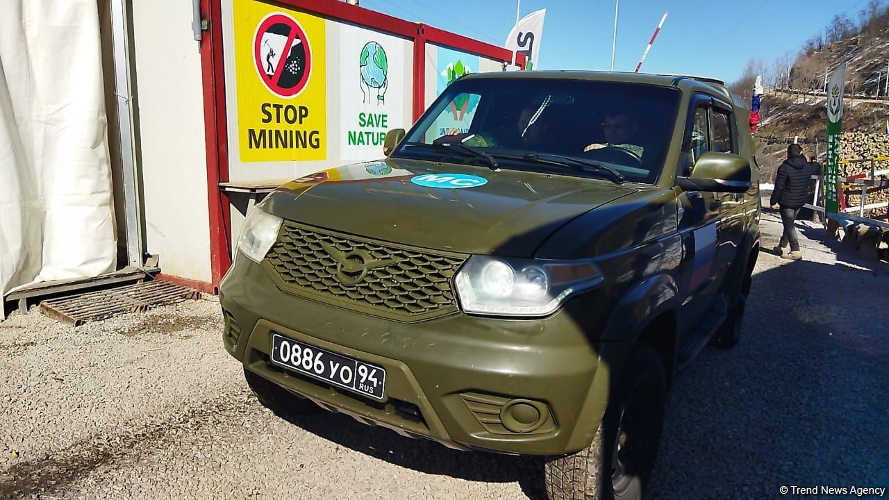 Convoy of Russian peacekeepers moves freely along Azerbaijan's Lachin-Khankendi road (PHOTO)
