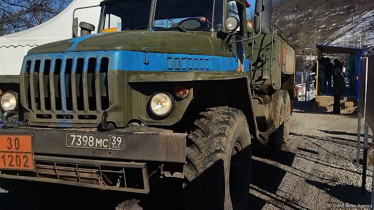 Convoy of Russian peacekeepers moves freely along Azerbaijan's Lachin-Khankendi road (PHOTO)