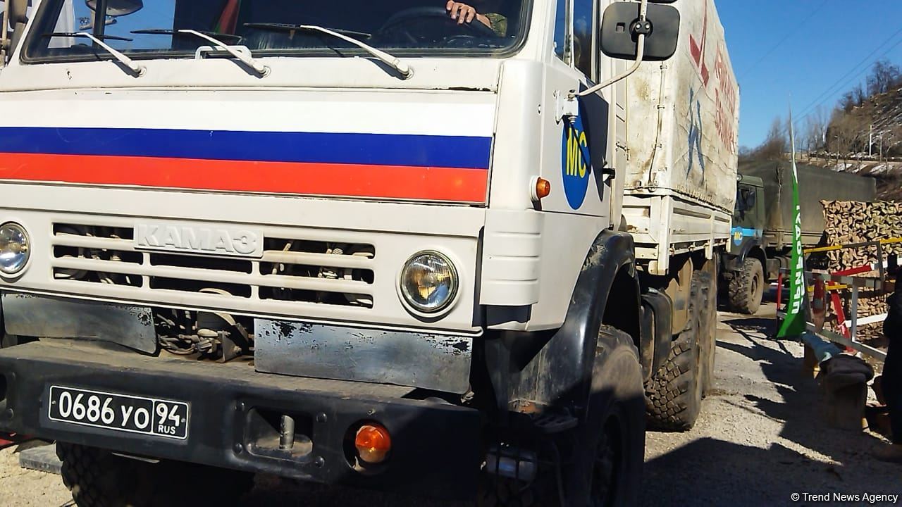 Convoy of Russian peacekeepers moves freely along Azerbaijan's Lachin-Khankendi road (PHOTO)
