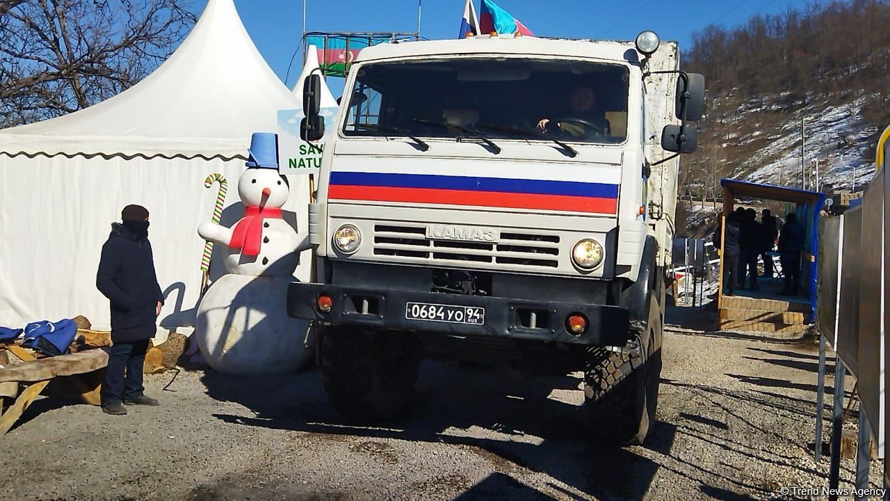 Convoy of Russian peacekeepers moves freely along Azerbaijan's Lachin-Khankendi road (PHOTO)