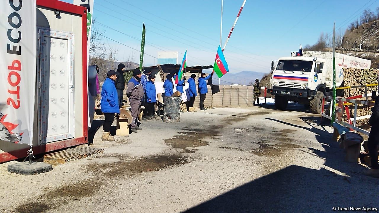 Convoy of Russian peacekeepers moves freely along Azerbaijan's Lachin-Khankendi road (PHOTO)