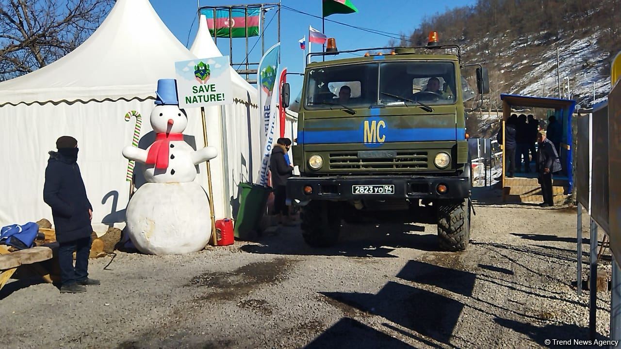 Convoy of Russian peacekeepers moves freely along Azerbaijan's Lachin-Khankendi road (PHOTO)