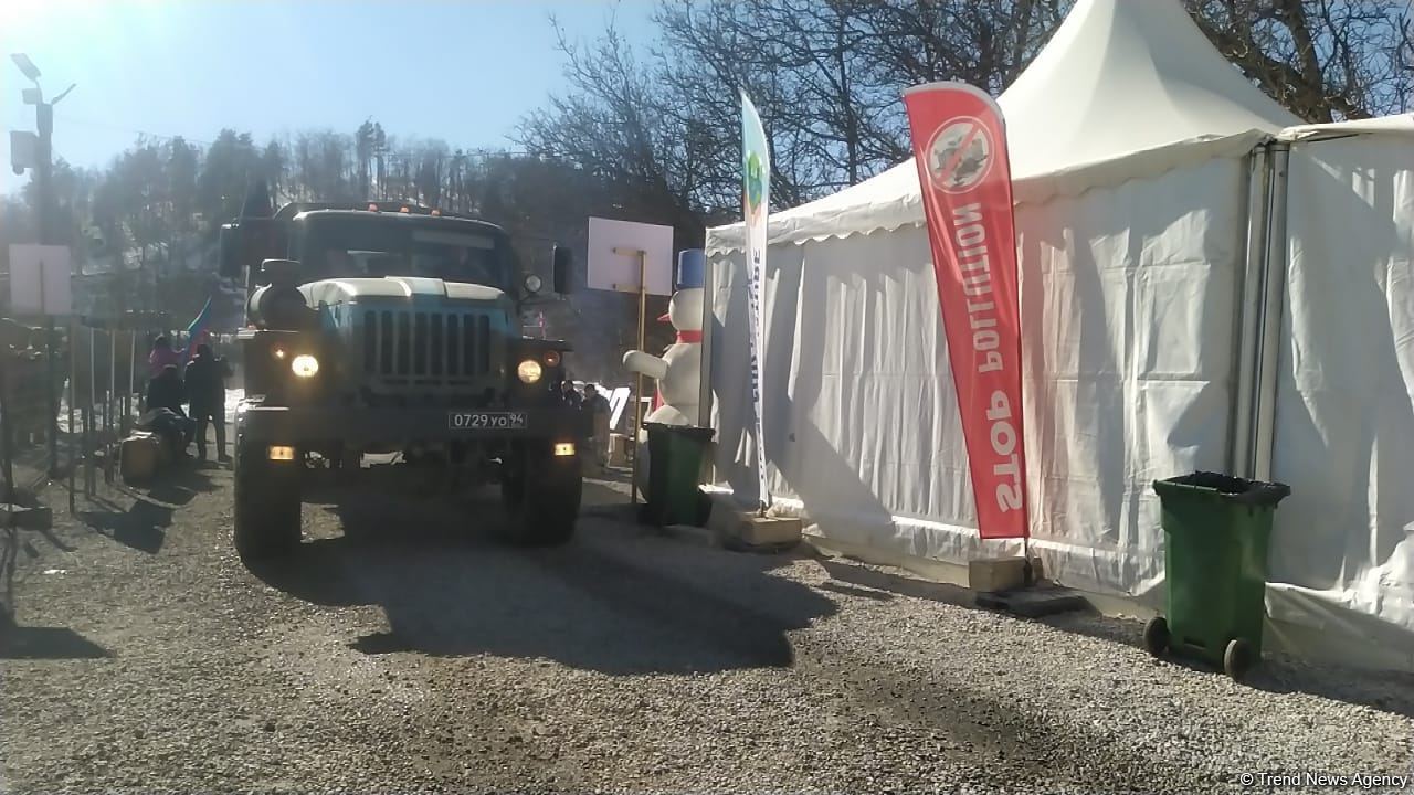 Over dozen supply vehicles of Russian peacekeepers pass freely along Azerbaijan's Lachin-Khankendi road (PHOTO)