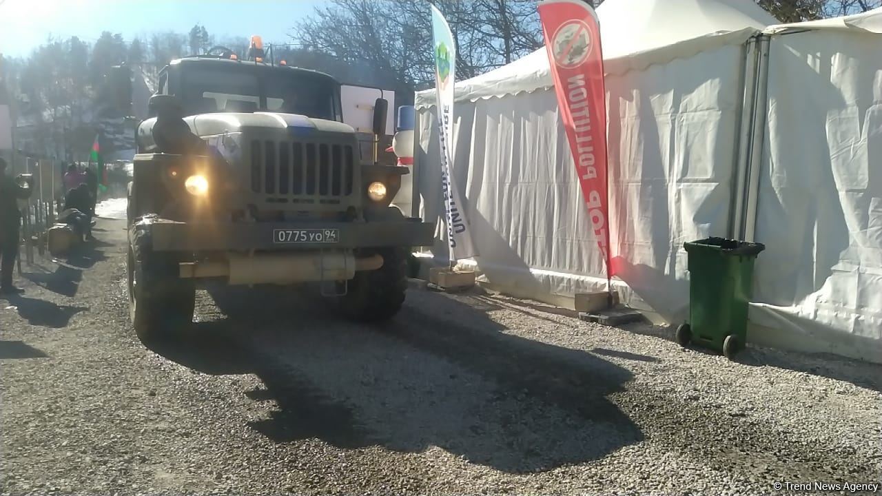 Over dozen supply vehicles of Russian peacekeepers pass freely along Azerbaijan's Lachin-Khankendi road (PHOTO)