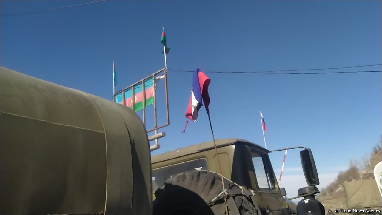 Over dozen supply vehicles of Russian peacekeepers pass freely along Azerbaijan's Lachin-Khankendi road (PHOTO)