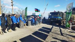 Two trucks of Russian peacekeepers move freely along Azerbaijan's Lachin-Khankendi road (PHOTO)