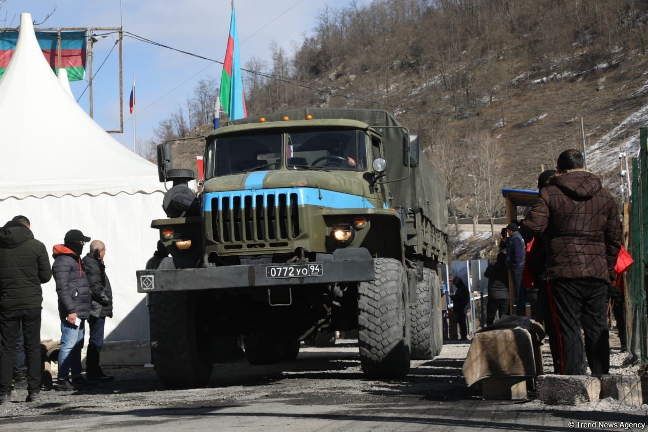 More vehicles of Russian peacekeepers move freely along Azerbaijan's Lachin-Khankendi road (PHOTO)