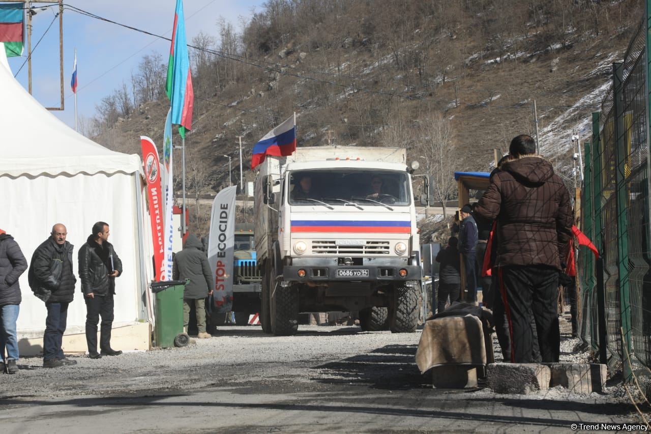 More vehicles of Russian peacekeepers move freely along Azerbaijan's Lachin-Khankendi road (PHOTO)