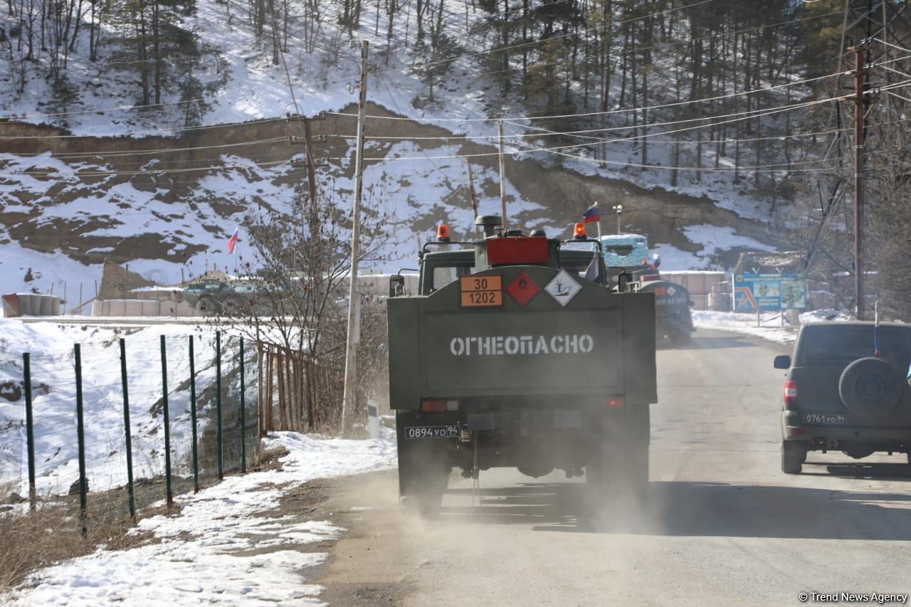 More vehicles of Russian peacekeepers move freely along Azerbaijan's Lachin-Khankendi road (PHOTO)
