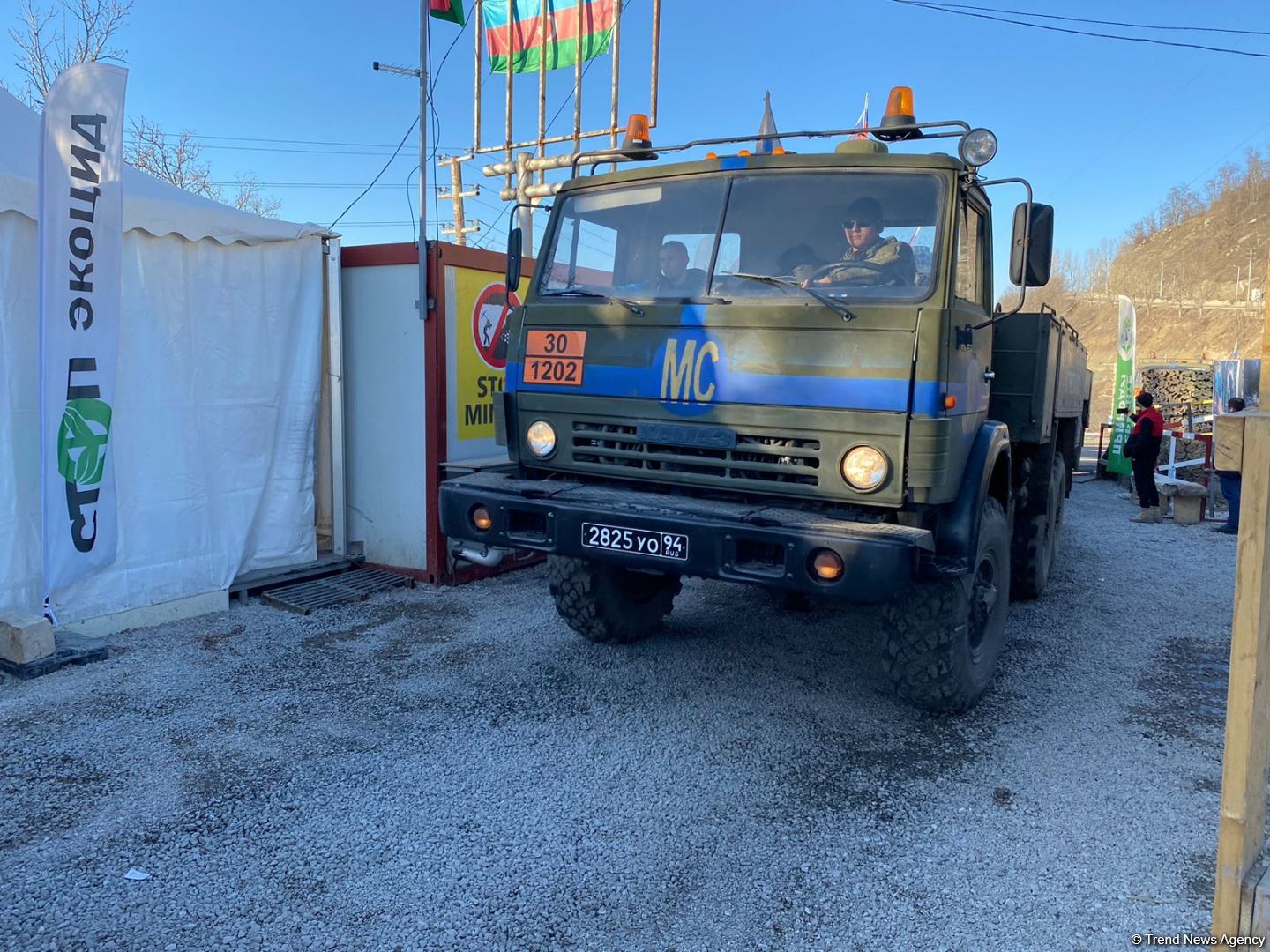 More vehicles of Russian peacekeepers move freely along Azerbaijan's Lachin-Khankendi road (PHOTO)