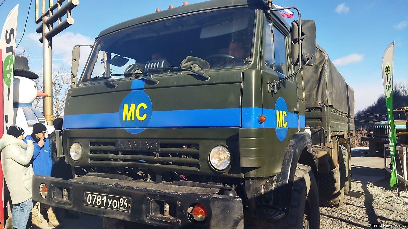 Two trucks of Russian peacekeepers move freely along Azerbaijan's Lachin-Khankendi road (PHOTO)