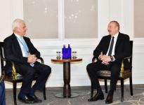 President Ilham Aliyev meets with CEO of Leonardo S.p.a. in Munich (PHOTO)