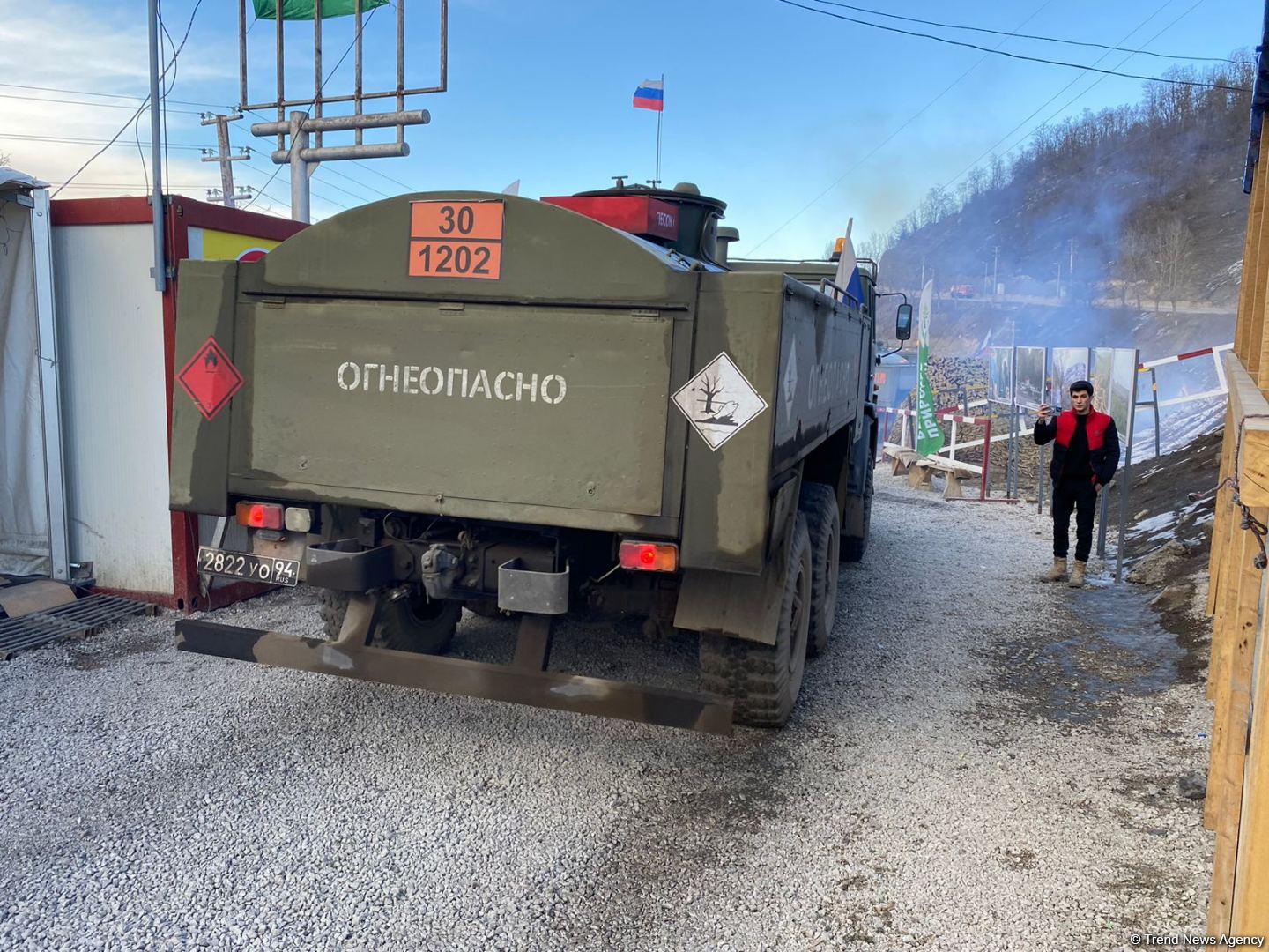 Vehicles of Russian peacekeepers continue moving freely along Azerbaijan's Lachin-Khankendi road (PHOTO)