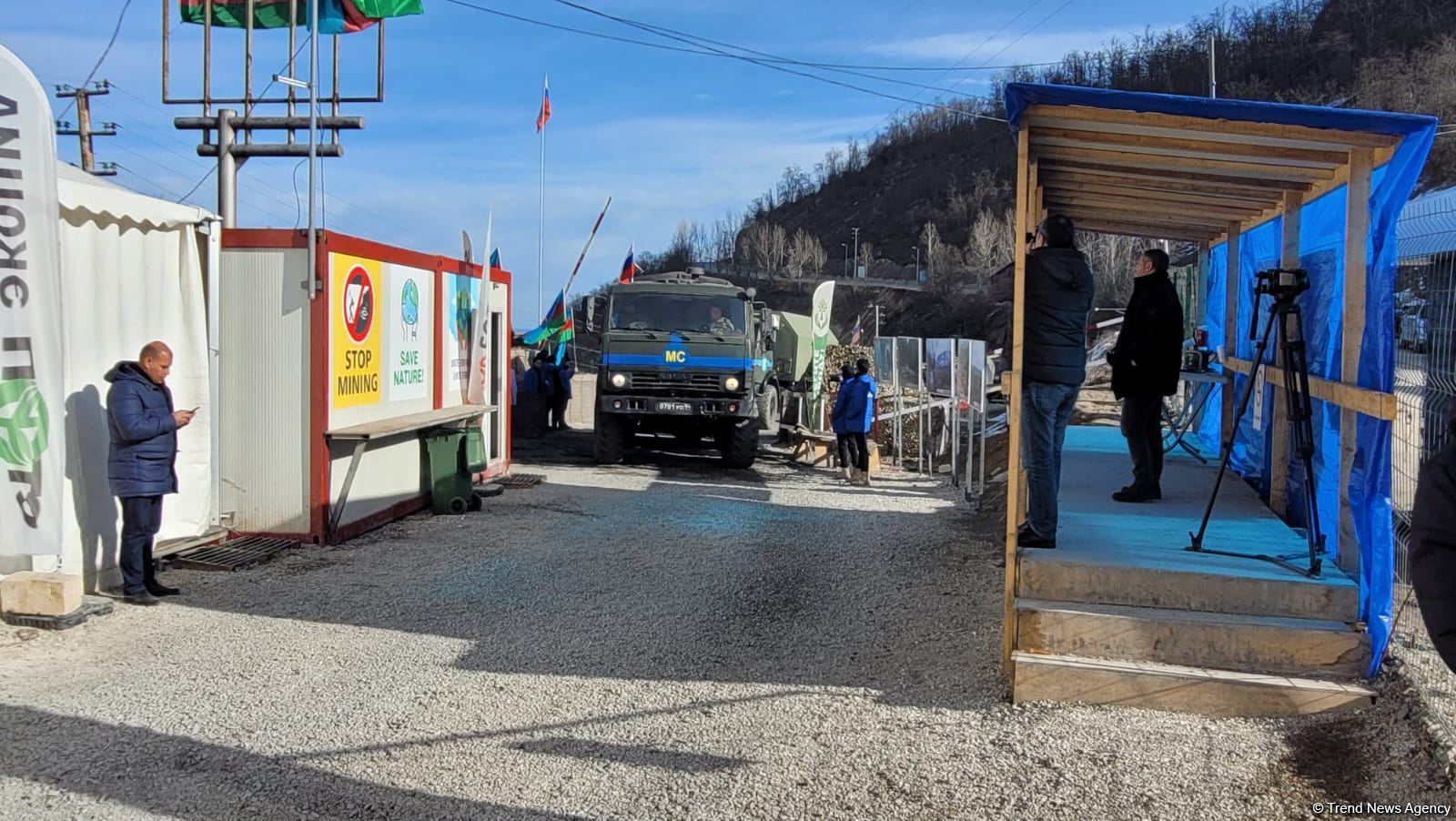 Vehicles of Russian peacekeepers continue moving freely along Azerbaijan's Lachin-Khankendi road (PHOTO)