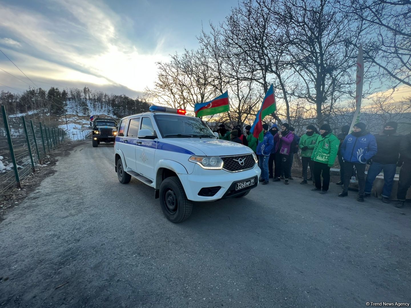 Vehicles of Russian peacekeepers continue moving freely along Azerbaijan's Lachin-Khankendi road (PHOTO)
