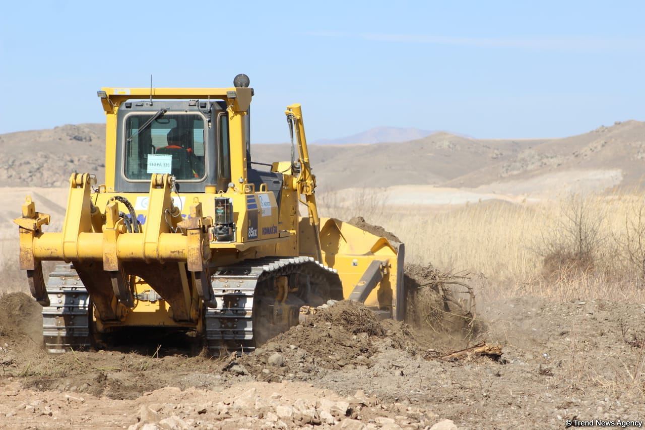 Construction of Azerbaijan's Horadiz-Aghband railway continues (PHOTO)
