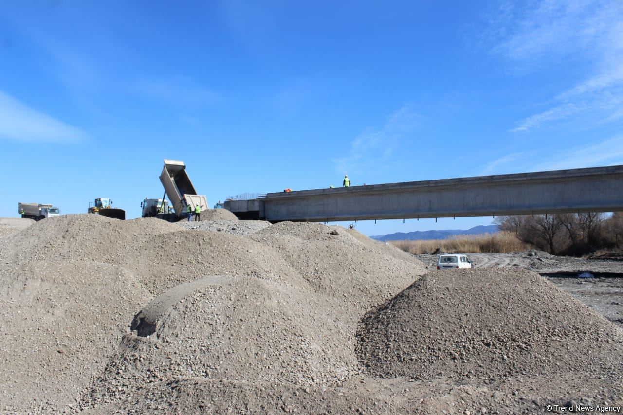 Construction of Azerbaijan's Horadiz-Aghband railway continues (PHOTO)