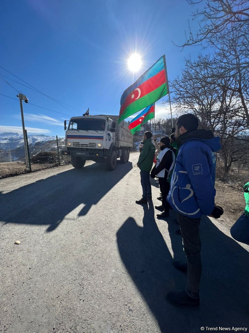 More vehicles of Russian peacekeepers pass freely along Azerbaijan's Lachin-Khankendi road (PHOTO)