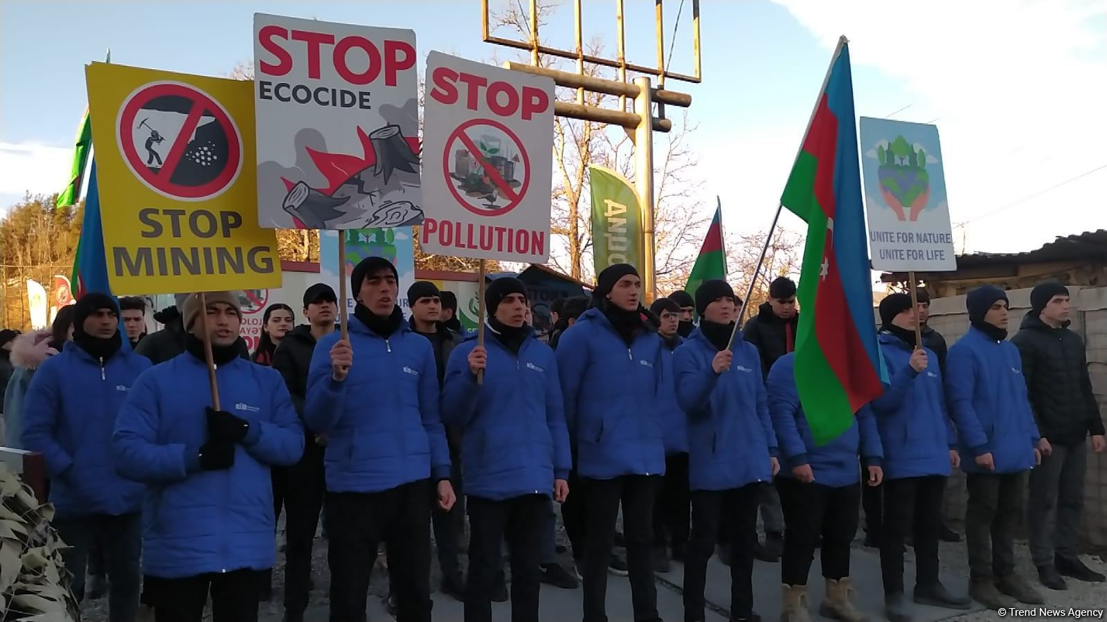 Peaceful protest of Azerbaijani eco-activists continues on Lachin-Khankendi road (PHOTO)